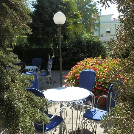 Hotel Nautic B&B-3