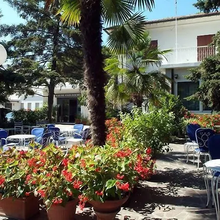 Hotel Nautic B&B-2